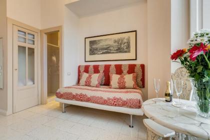 Rome Charming Suites - image 10