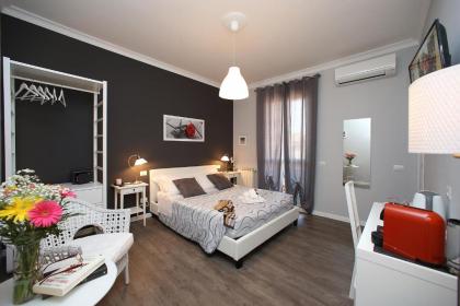 A 2 Passi Dai Musei Luxury Guest House - image 12