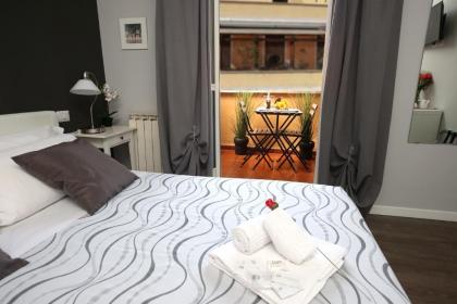 A 2 Passi Dai Musei Luxury Guest House - image 15