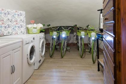 Bed&BikeRome Rooms - image 10