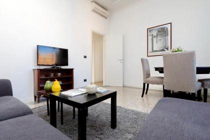 Piazza Capponi Apartment - image 10