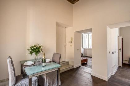 Piazza Farnese exclusive view 2 bedroom en suite - image 1