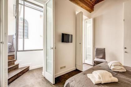 Piazza Farnese exclusive view 2 bedroom en suite - image 14