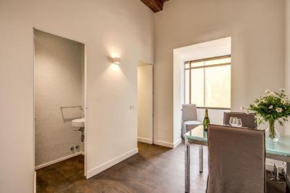 Piazza Farnese exclusive view 2 bedroom en suite - image 19