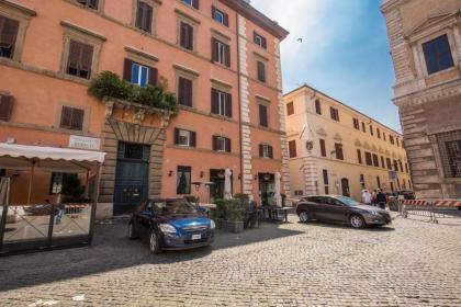 Piazza Farnese exclusive view 2 bedroom en suite - image 5