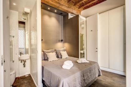 Piazza Farnese exclusive view 2 bedroom en suite - image 8