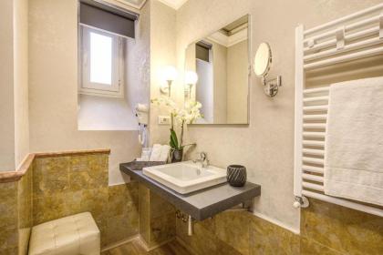 Suite in Rome Veneto - image 18