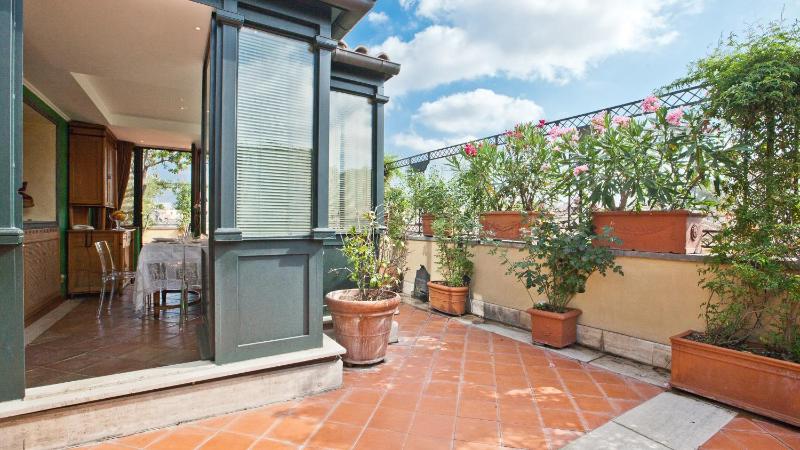 Fontana Di Trevi Penthouse - image 5