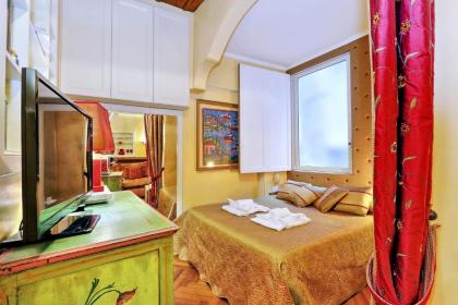 Pantheon charming apartment - image 14