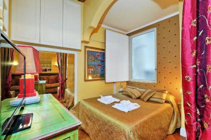 Pantheon charming apartment - image 16