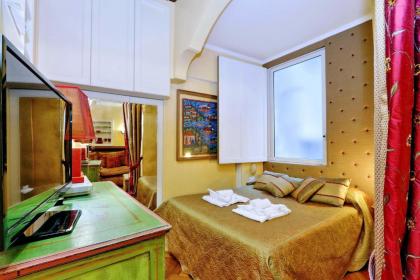 Pantheon charming apartment - image 19