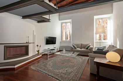 Antique-Modern Flat by Navona Square - image 20