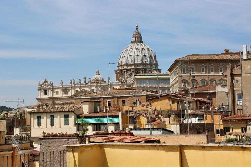 Borgo Vittorio St. Peter Apartments - image 5