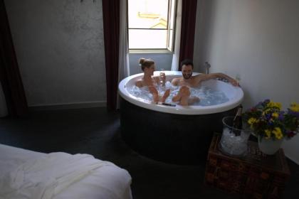 iRooms Jacuzzi Suites - image 14