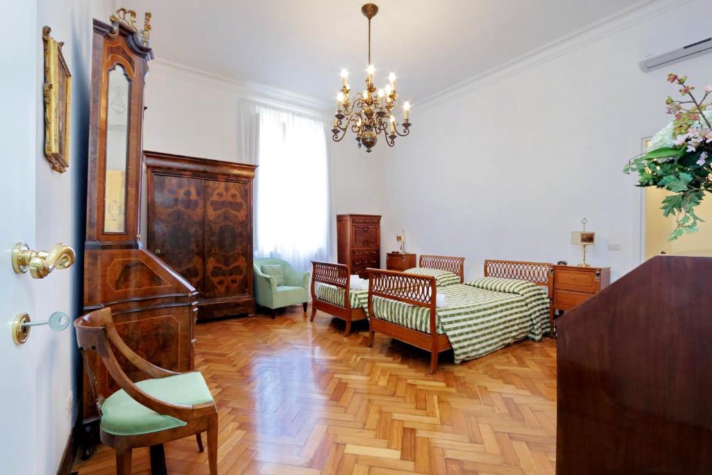 Prestigious Apartment Via Veneto - main image