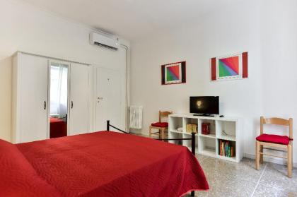 Red & White Vatican Apartment - image 15