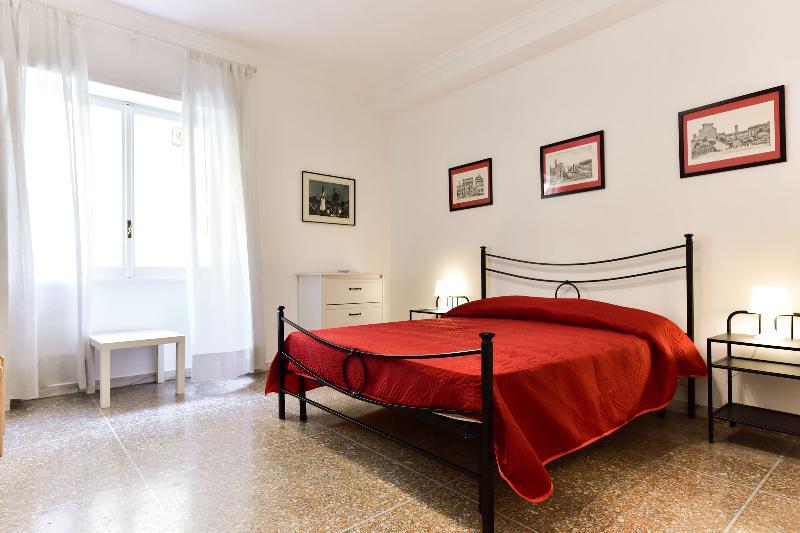 Red & White Vatican Apartment - image 6