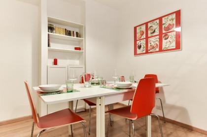 Red & White Vatican Apartment - image 8