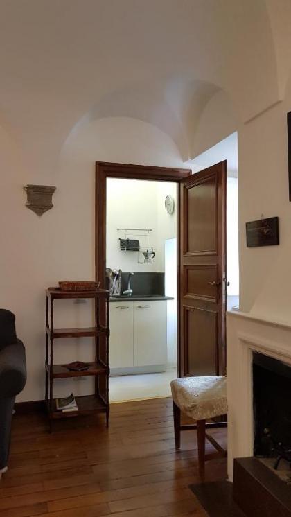 Navona Art Apartment - image 2