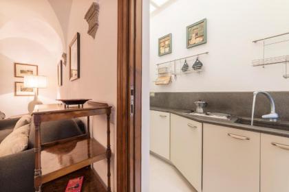 Navona Art Apartment - image 20