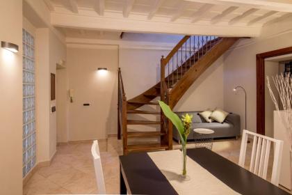 Mario's apartament in the Spanish Steps - image 11