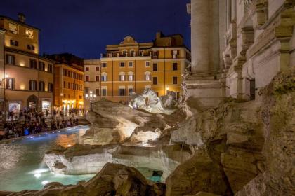 Trevi Ab Aeterno - Amazing View of the Trevi Fountain - image 7