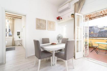 White terrace apartment navona - image 14