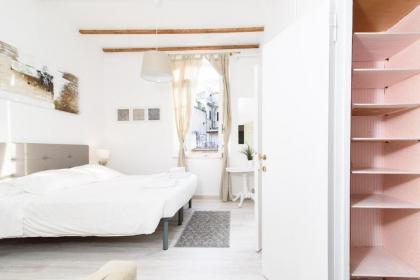 White terrace apartment navona - image 17