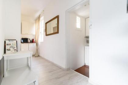 White terrace apartment navona - image 8