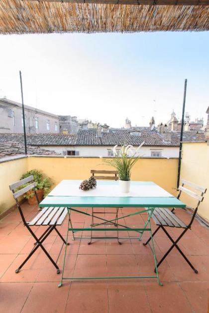 White terrace apartment navona - image 9