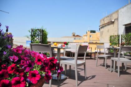 Piccola Navona Roof Garden - image 10