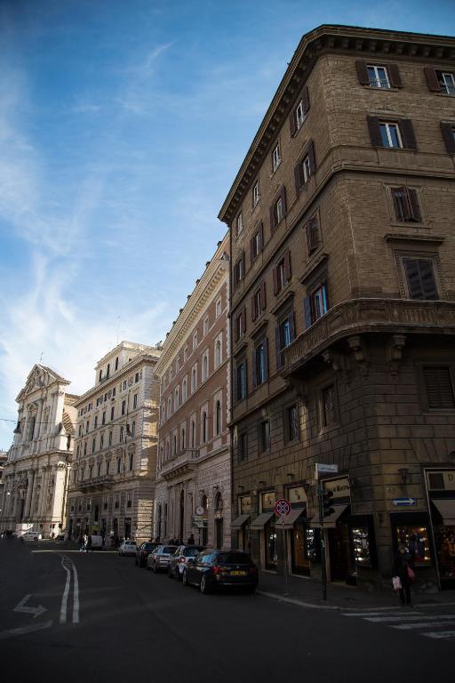 Piccola Navona Roof Garden - image 3