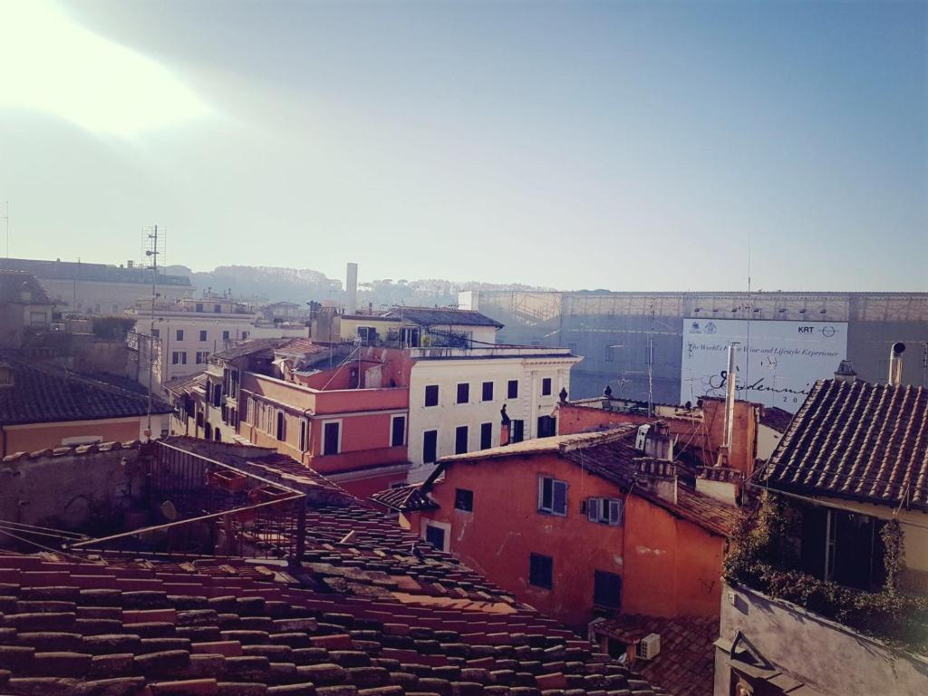 Piccola Navona Roof Garden - image 4