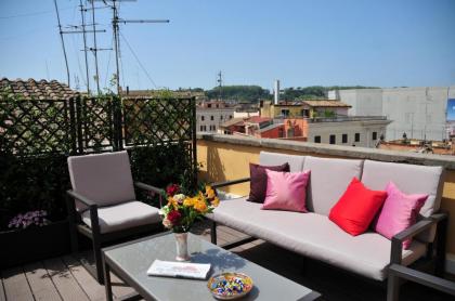 Piccola Navona Roof Garden - image 9