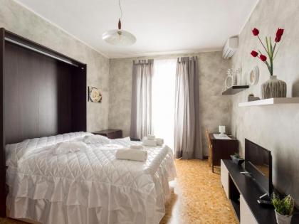 Napoleone Holiday Apartment - image 12