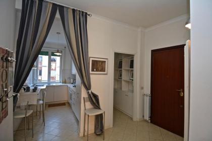 Vatican Corner Family Apartment - image 11