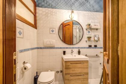 Spanish Steps Miracle Suite - image 1