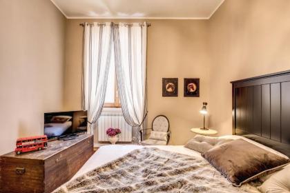 Spanish Steps Miracle Suite - image 18