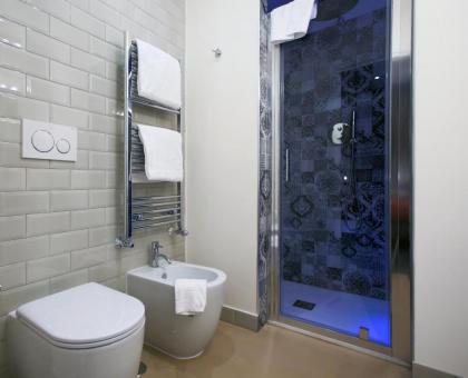 Trevi Contemporary Suite - image 13