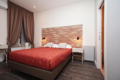 Trevi Contemporary Suite - image 16