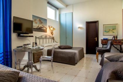 Roma Central Guest House - image 17