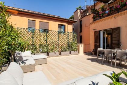 Spanish Steps Design Penthouse With Terrace - image 19