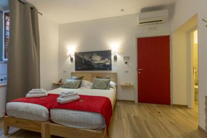 Flatinrome Trastevere Deluxe Rooms - Green Patio - image 16