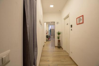 Flatinrome Trastevere Deluxe Rooms - Green Patio - image 9