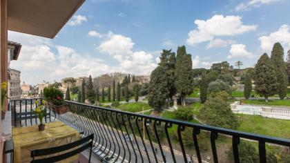 Rental in Rome Colosseo View Luxury - image 1