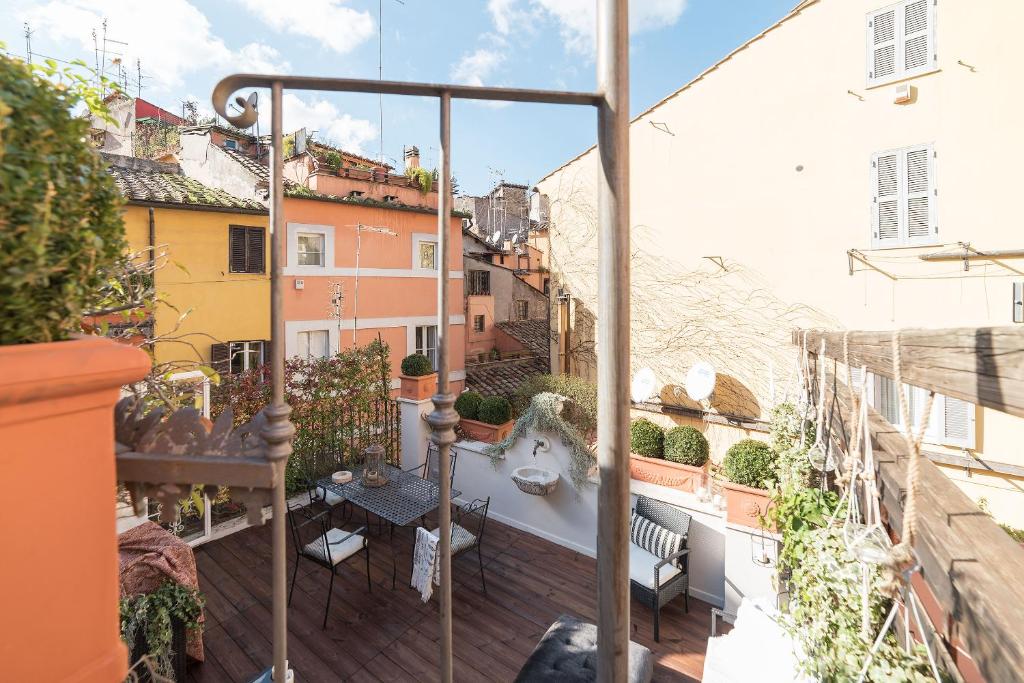 Navona Luxury and Charming Apartment with Terrace - image 6