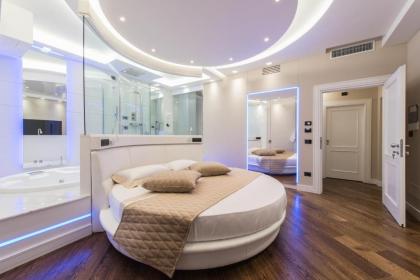 LUX Suites in Roma - image 10