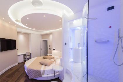 LUX Suites in Roma - image 19