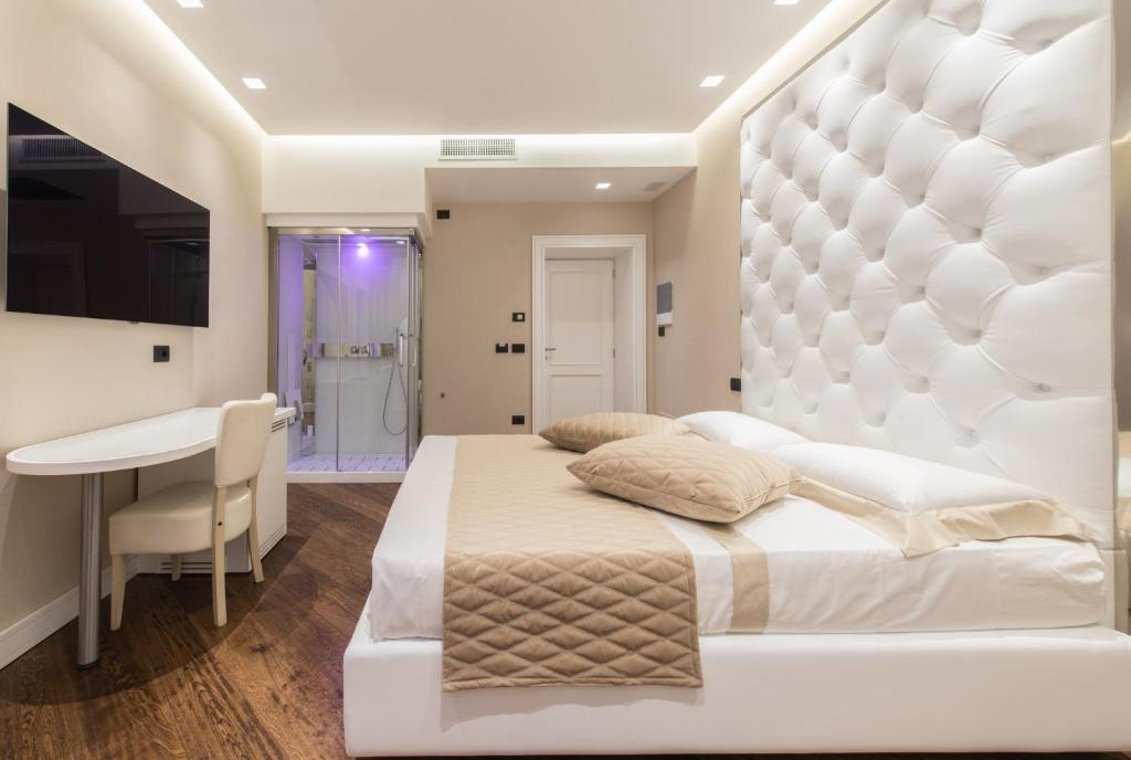 LUX Suites in Roma - image 5