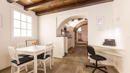 Rental in Rome Trastevere White - image 1